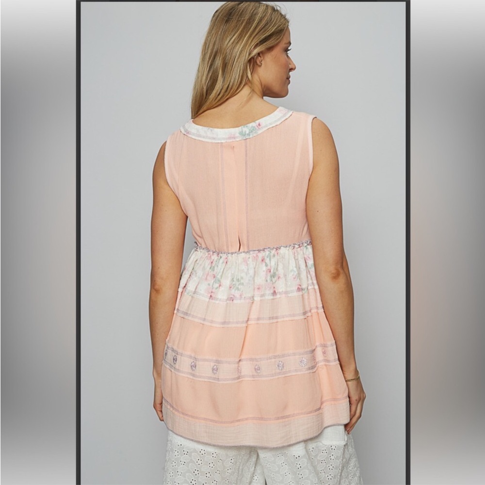POL Peach and White Sleeveless Blouse NWOT - Picture 3 of 4